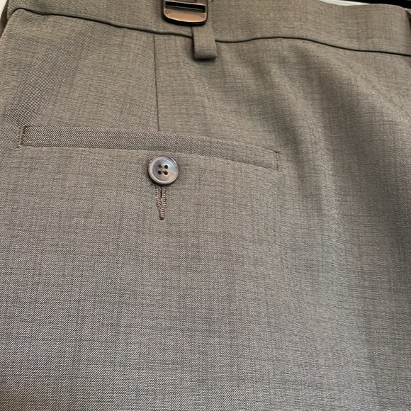 Men's 40x32 Haggar Classic fit Cool 18 flat front Olive/Tan Dress Pants pockets - Picture 6 of 10